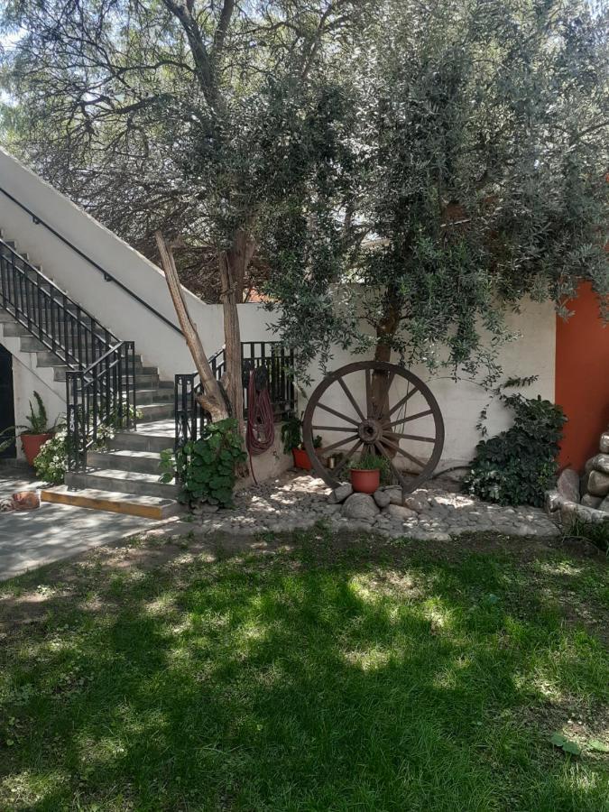 Hostal Candelaria Cafayate Extérieur photo